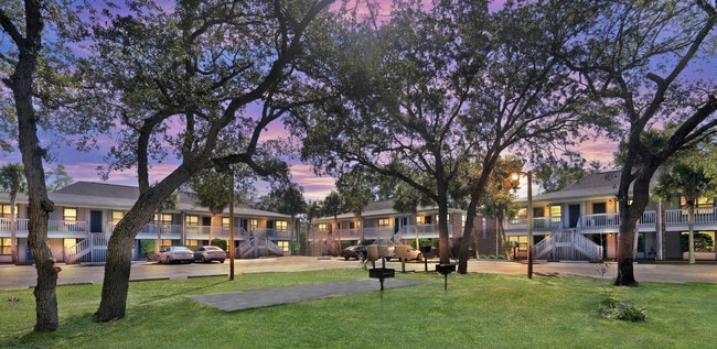 Cross Oaks Apartments - Cross Oaks Apartments