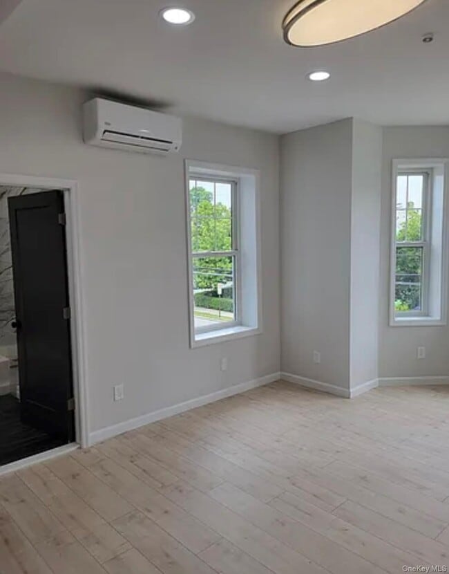 Building Photo - 58 Smith St Unit 3A Rental
