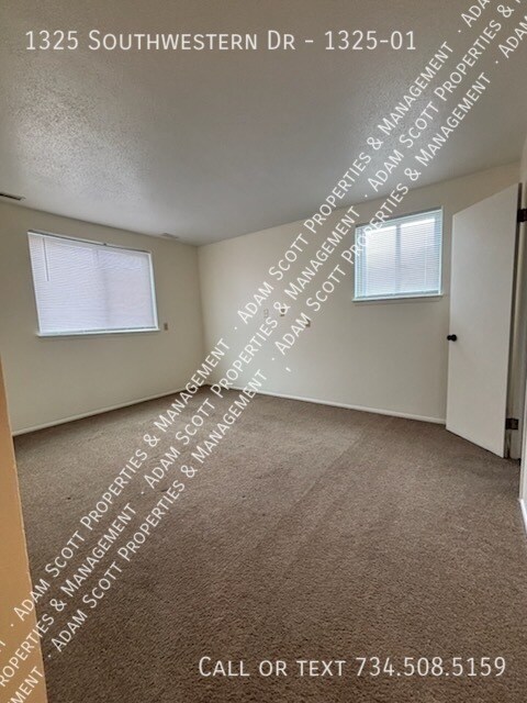 Photo - 1325 Southwestern Dr Unit 1325-01