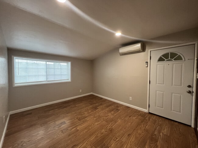 Photo - 225 N Cloverdale Blvd Unit 2