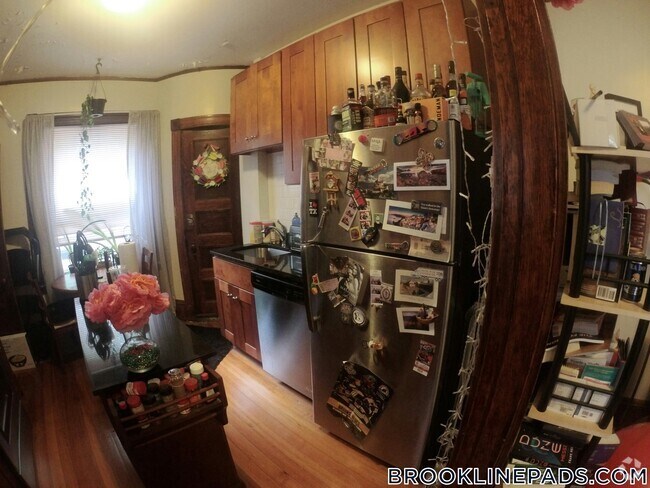 Building Photo - 36 High St Unit 1 Rental