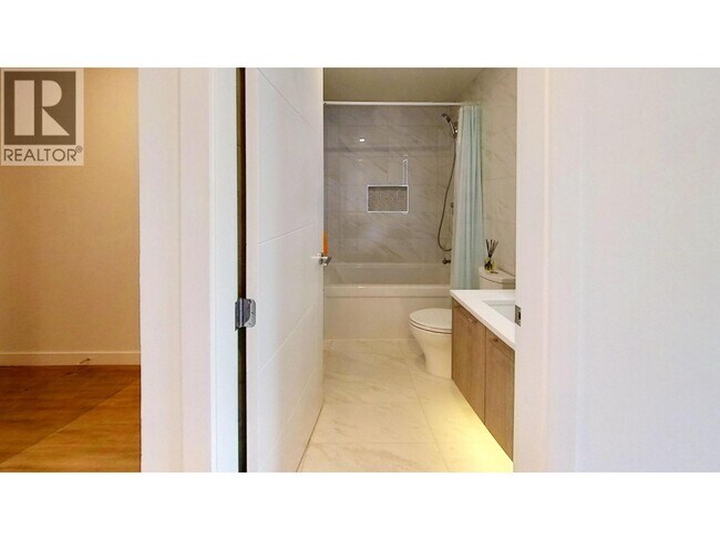 Photo - 6398 Silver Ave Unité 23xx