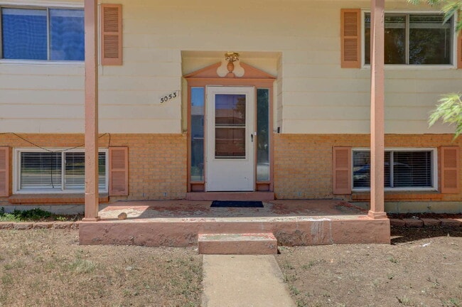 Photo - "Spacious 4-Bedroom Home in Denver with 2 Full Baths and Over 2000 sq ft!"