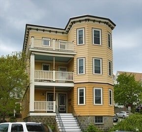 Photo - 425 Medford St Unidad 3 Rental
