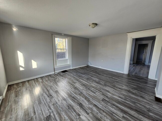 Photo - 918 Main St Unit 2