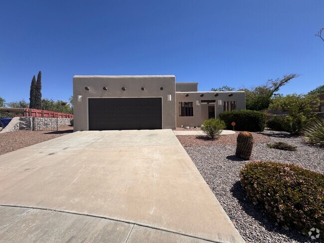 Building Photo - Gorgeous Home off Settlers Pass