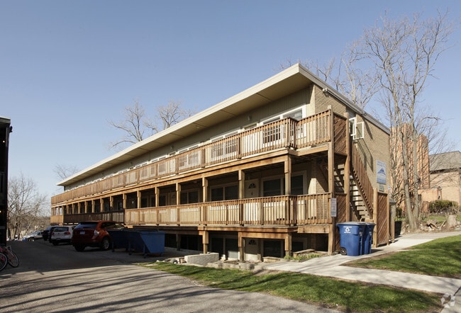 Building Photo - 727 E Kingsley St Rental