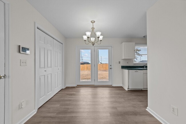 Photo - 340 Circle Dr