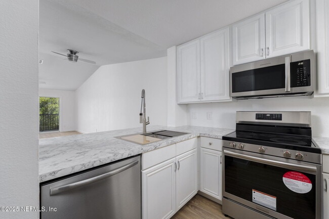 Building Photo - 19 Arbor Club Dr Unit 319