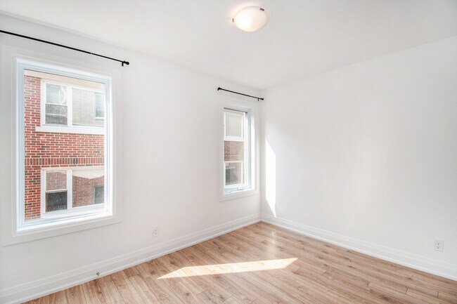 Photo - 344-368 Tillbury Av