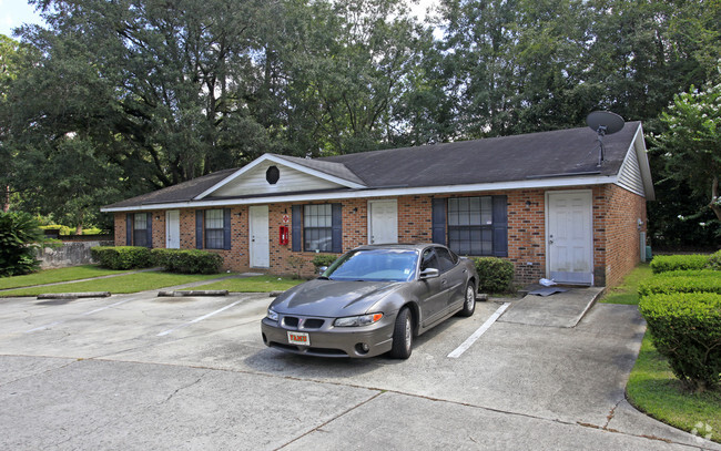 Camellia Knoll - Camellia Knoll Apartments