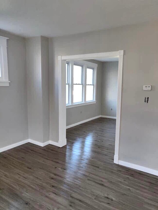 Photo - 427 Branch St