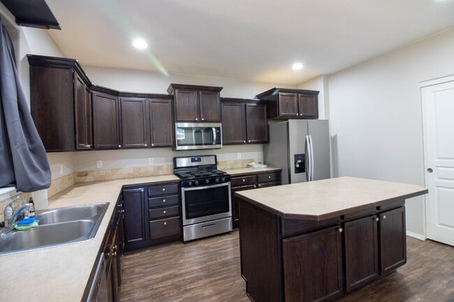 Photo - A BEND HOME FOR PEOPLE AND PETS!