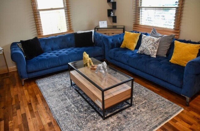 Photo - 1917 Taylor Ave