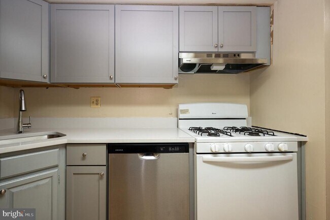 Photo - 1420 Northgate Square Unit 1420-2A
