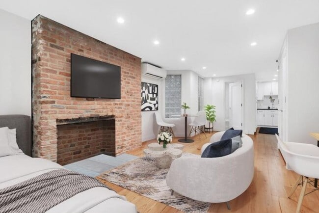 Building Photo - 0 bedroom in New York NY 10014