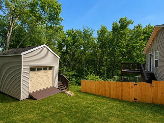 175 Crawford Hill Rd