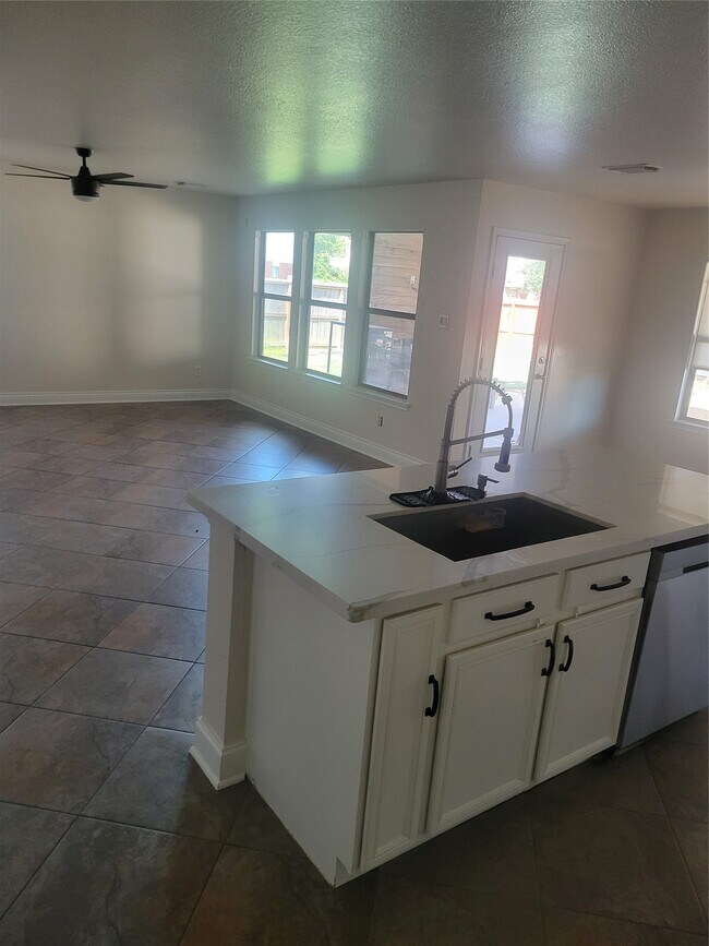 Photo - 3903 Brook Garden Ln