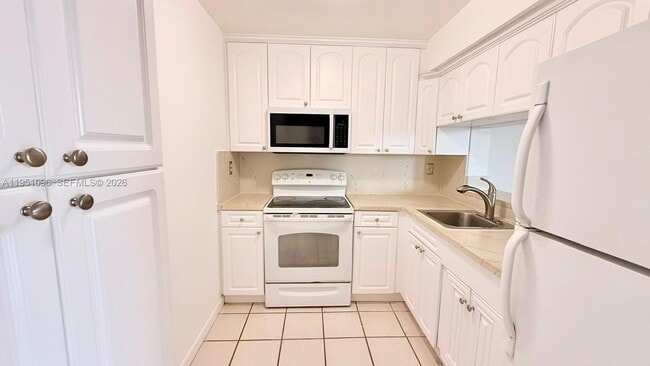 Photo - 11800 SW 18th St Unidad 511-4