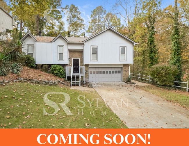 Building Photo - Luxury, Location, and Convenience, it is all HERE!