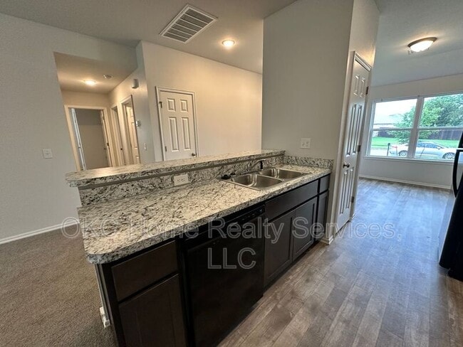 Photo - 11113 NW 100th St