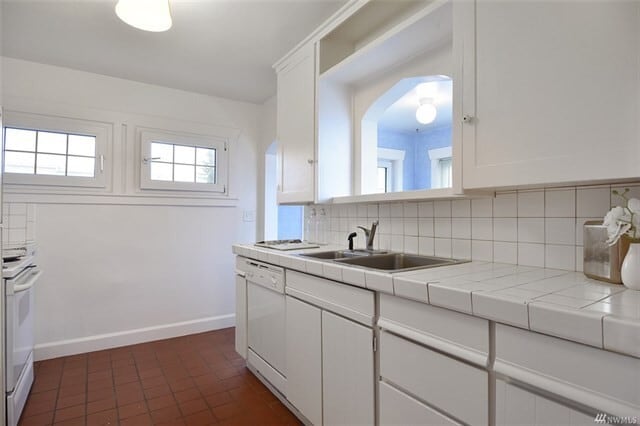 10025 39th Ave SW