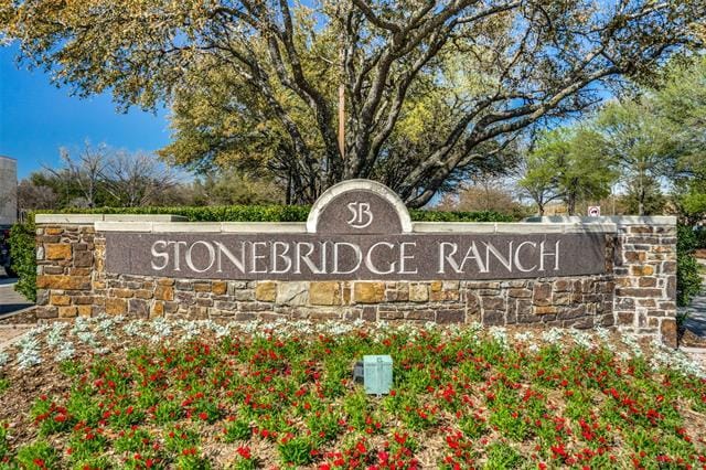 1101 Stonington Dr