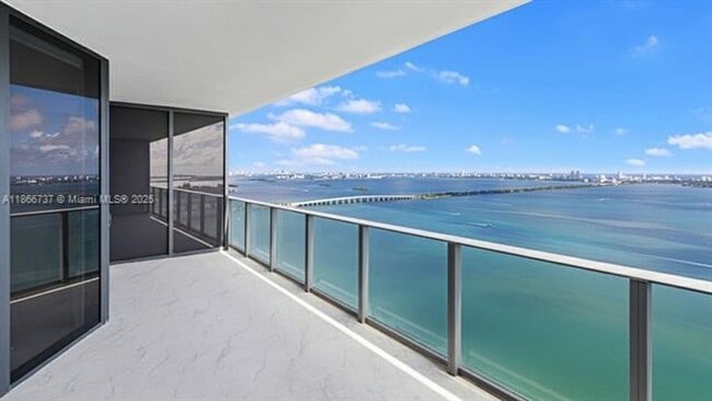 Building Photo - 700 NE 24th St Unit 700 NE 24th St 4206