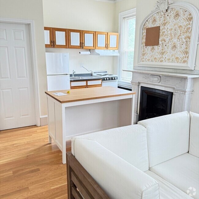 Building Photo - 84 Ellery St Unit 3 Rental