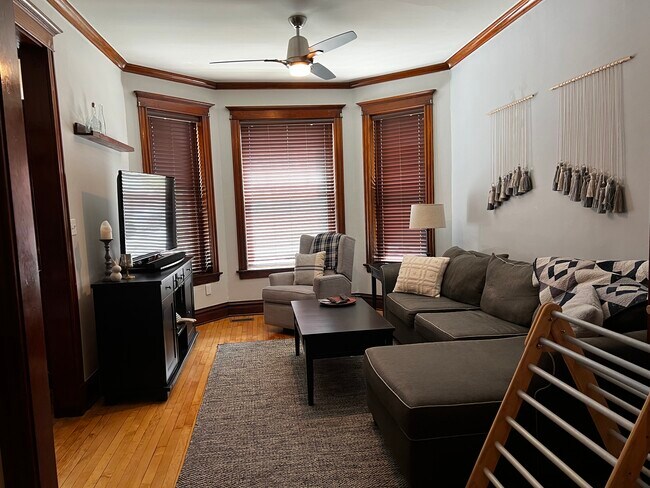 Photo - 2504 N Richmond St Unit 1