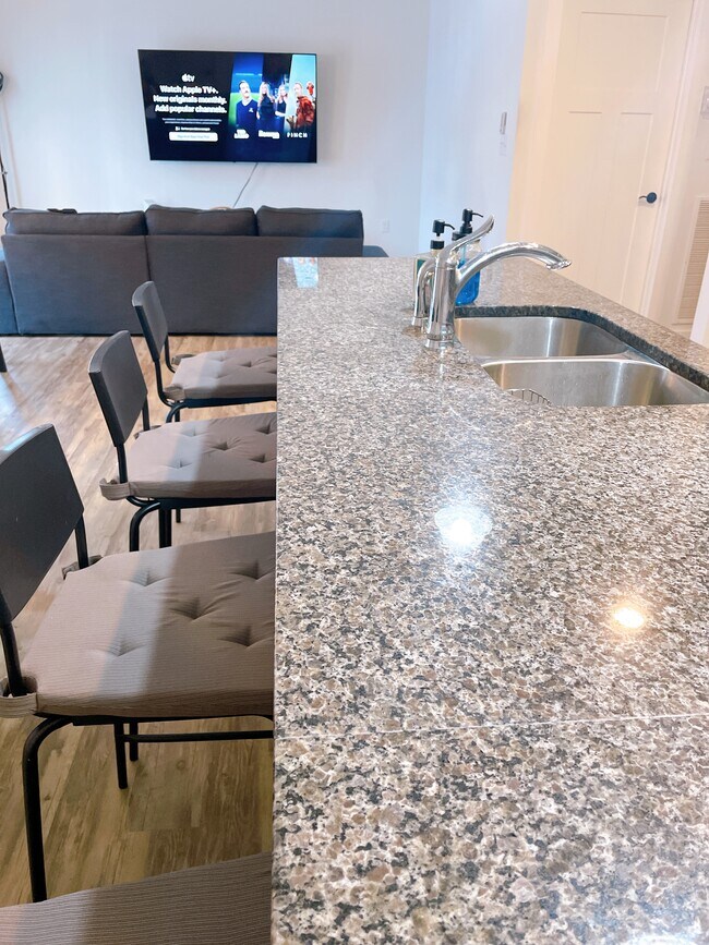 Photo - 7922 Shore Dr Unidad 306