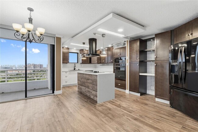 3300 NE 192 St Unit LP06