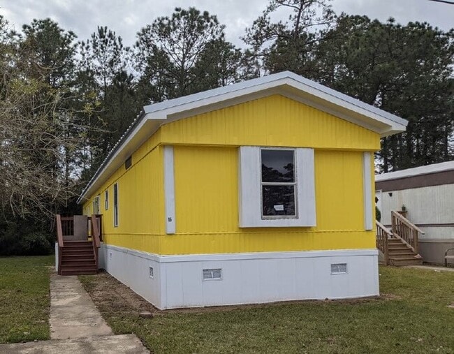 Building Photo - Triangle Mobile Home Park