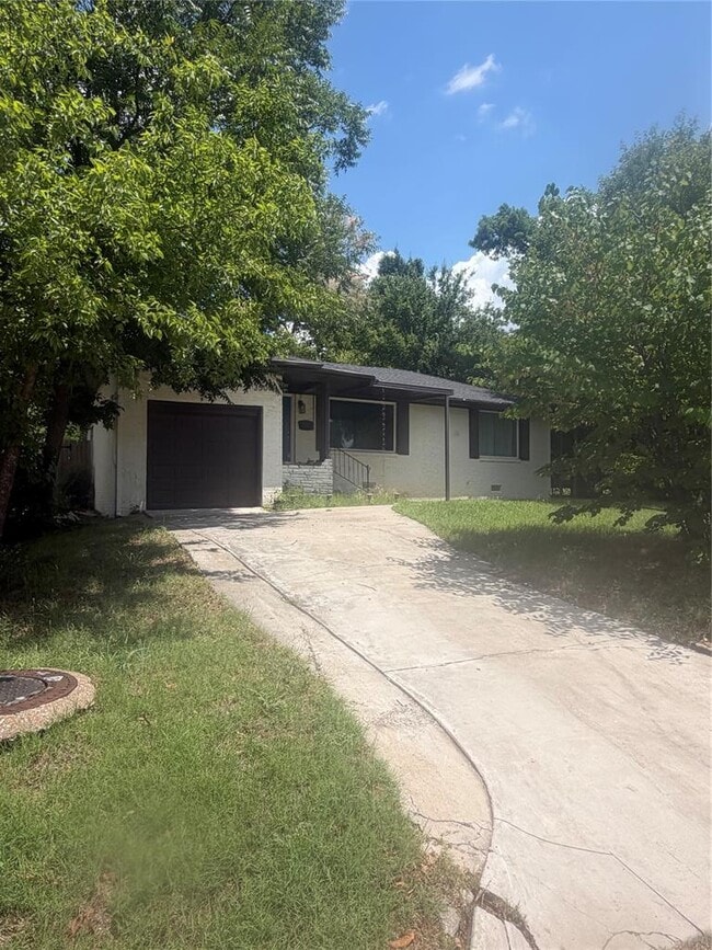 Building Photo - 3508 N Virginia Ave