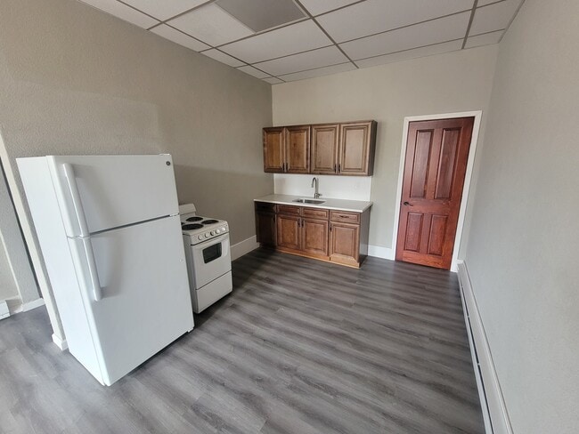 Building Photo - 17 Lackawanna Ave Unit front Rental