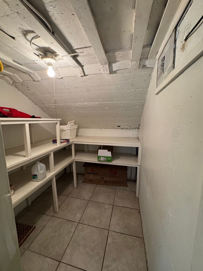 Photo - 2534 Harvey St Unidad 2534 Harvey St. Downstair