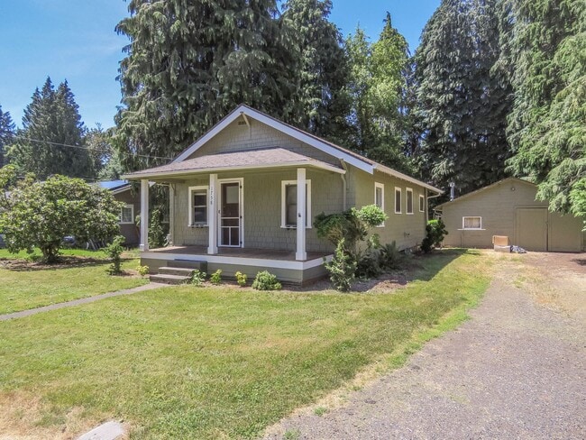 Building Photo - 2 Bedroom Cottage with in walking distance... Rental