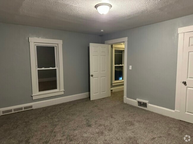 Building Photo - 99 Westwood Ave Rental
