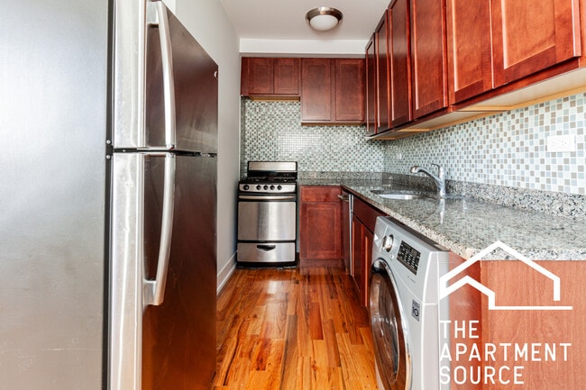 Photo - 556 W Arlington Pl