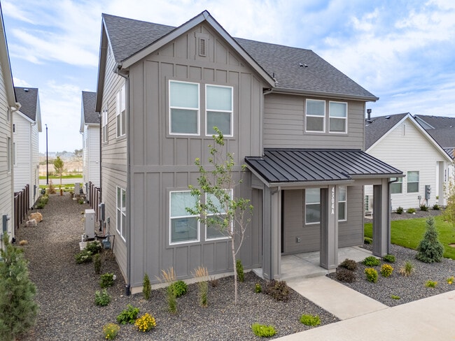 Building Photo - 4206 Hill Ln