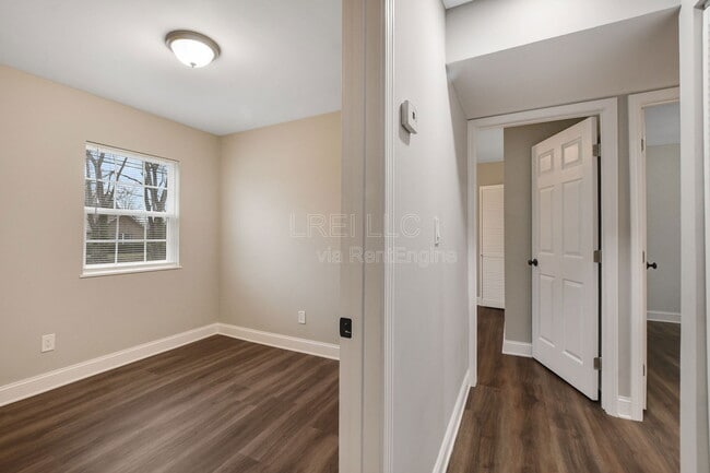 Photo - 10501 Millers Ln