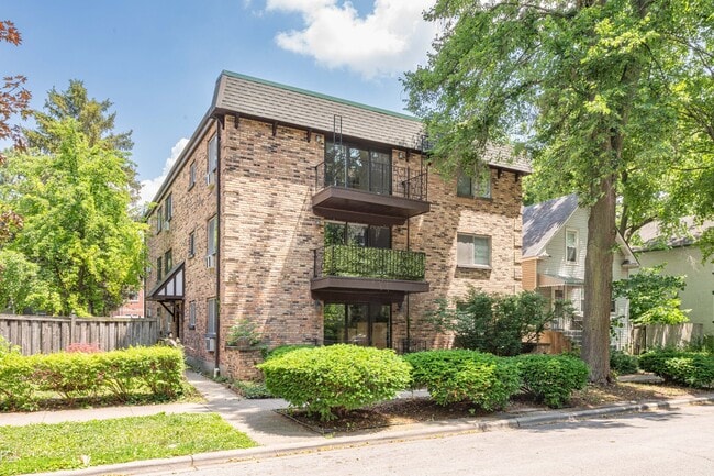 Building Photo - 316 Marengo Ave Unit 2B
