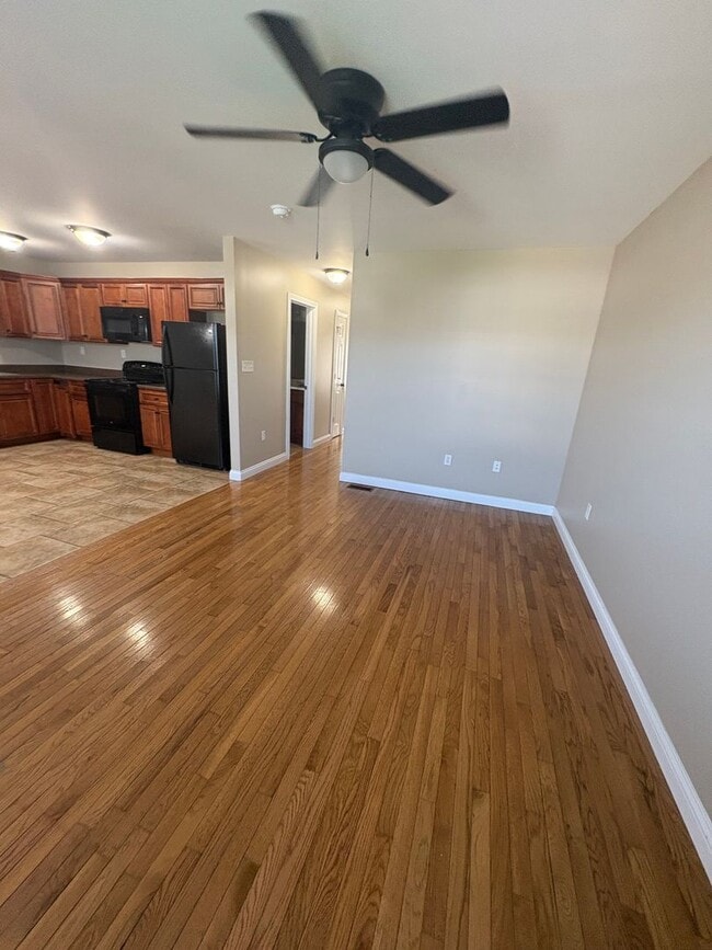 Photo - Charming 2BR/2BA Duplex in Mount Sterling –Washer/Dryer Included!