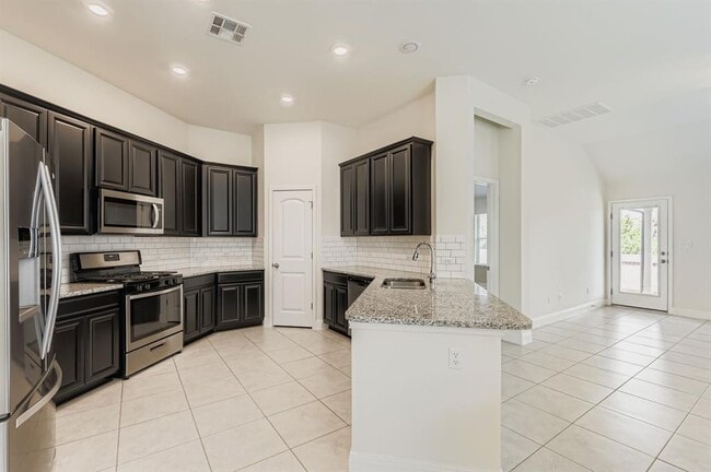 Photo - 1008 Sundrops St