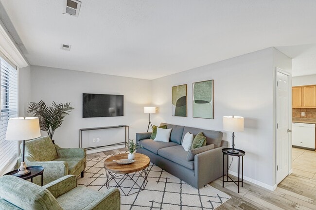 Photo - 2301 Primrose Dr