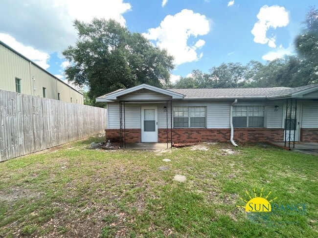 Building Photo - Efficient 1 Bedroom 1 Bathroom Unit in Niceville