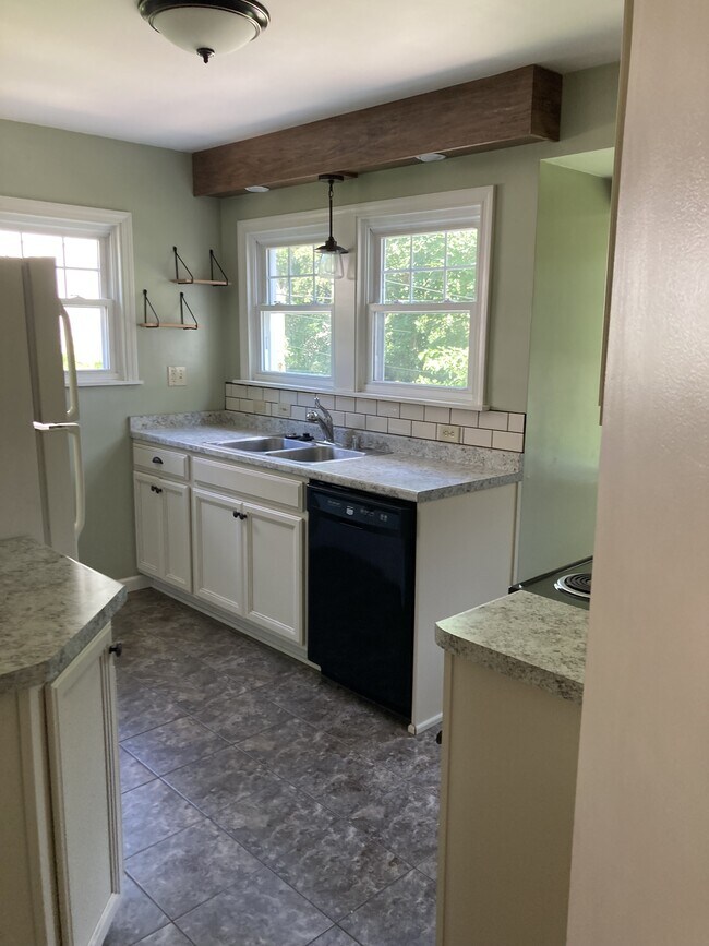 Photo - 308 Snyder Ave