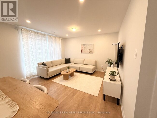 Photo - 1605 Creekway Private