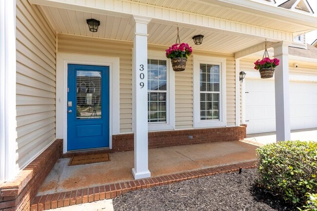 Photo - 309 Raleigh Dr