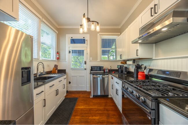 Photo - 500 Madison St